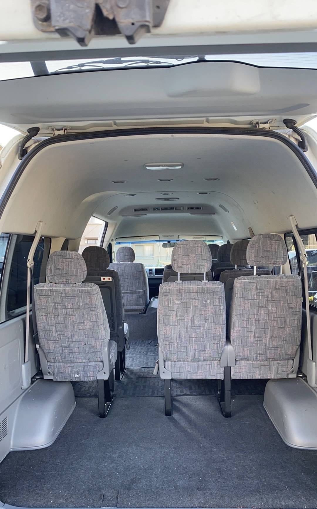 TOYOTA Hiace Grandcabin 10人車(普通話司機)*四國*