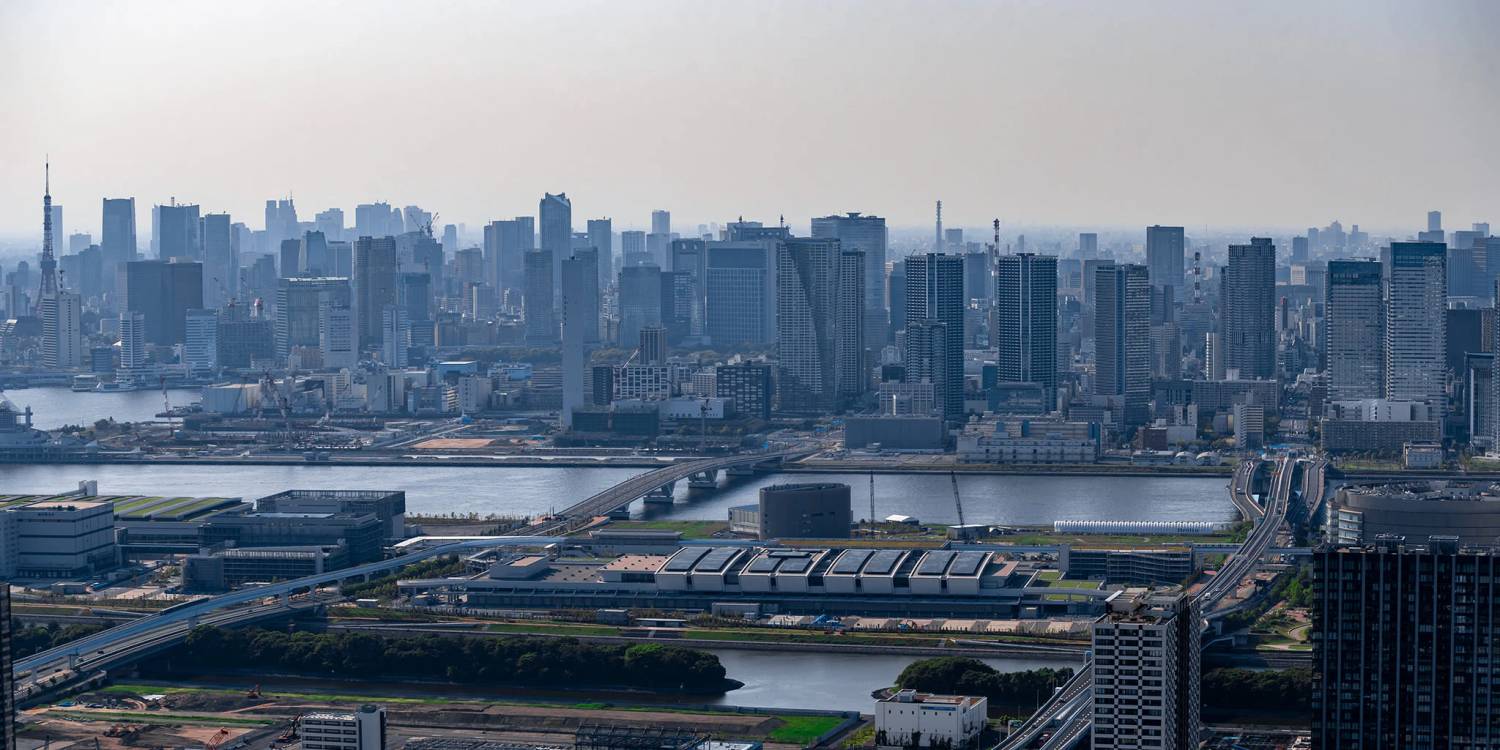 東京灣岸的藍天上巡遊10分鐘  直升機遊覽 試玩價