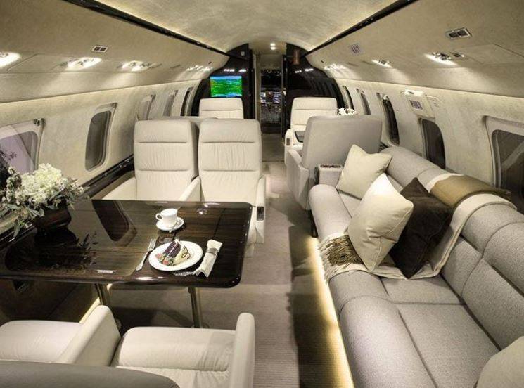 Bombardier Challenger 850